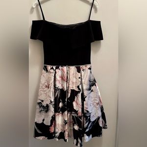 NEVER WORN - Laura brand cocktail dress! US size 2.